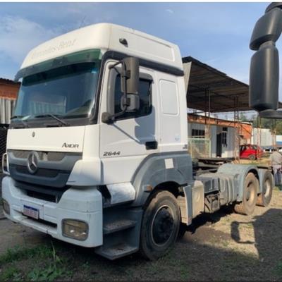 Lote 18 – UM CAMINHÃO – MERCEDES-BENZ – AXOR 2644S6X4