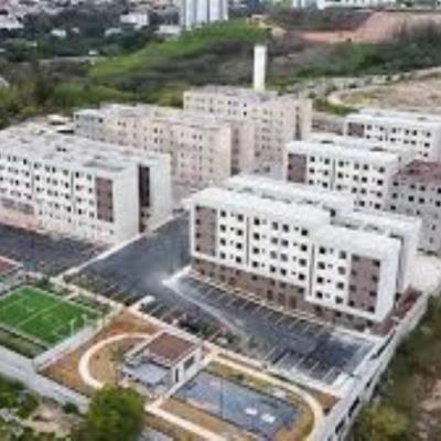 Direitos sobre o Apartamento nº 43, localizado no 4ª andar do Bloco C, da Torre 1, do Lar Londres Condomínio, situado na cidade de Votorantim, SP, na Avenida 31 de março, s/n, áreas privativa de 42,800 m2, comum de 42,339m2, total de 85,139m2