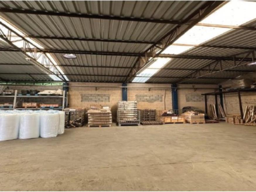 Foto ilustrativa 3 - Prédio comercial/industrial, com aproximadamente 1.200m2 de construção, constituído sob o lote nº 01, da quadra 15, com área do terreno de 1.264m2, de frente para a Rua Zulmiro Trevisani, nº 923, Bairro Jardim São Judas Tadeu, Nova Veneza, Sumaré/SP.