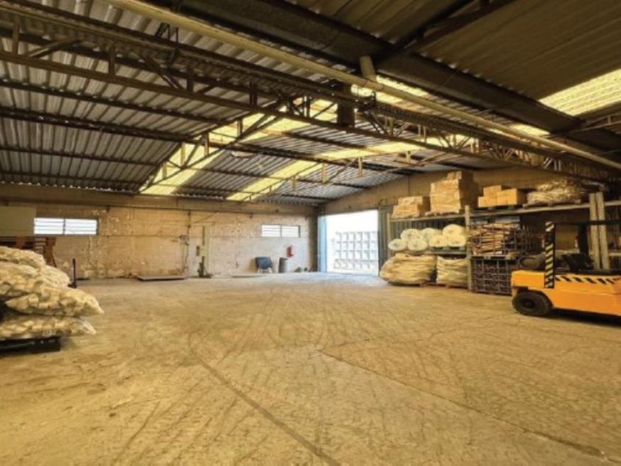 Foto ilustrativa 5 - Prédio comercial/industrial, com aproximadamente 1.200m2 de construção, constituído sob o lote nº 01, da quadra 15, com área do terreno de 1.264m2, de frente para a Rua Zulmiro Trevisani, nº 923, Bairro Jardim São Judas Tadeu, Nova Veneza, Sumaré/SP.