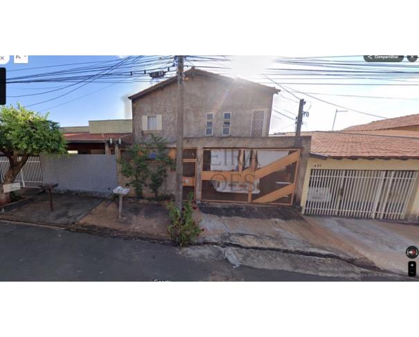 Foto de Prédio residencial sob nº 421, situado na Rua Antônio Carlos de Almeida, Conjunto Habitacional Orestes Borges de Oliveira, Santa Fé do Sul/SP, com 192,20m² de área construída, e seu respectivo terreno de forma irregular, com área total de 201,71m²