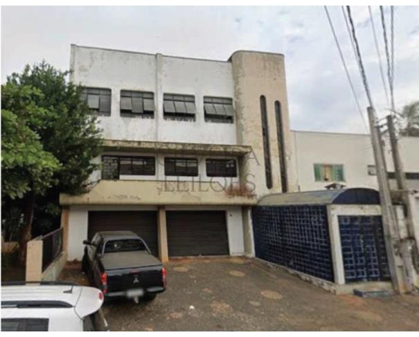 Foto de Prédio comercial e seu respectivo terreno, situado na Rua Tarquinio Benencasse, nº 99, Vila Santo Ângelo, Americana/SP, com área construída de 494,88m² e área total de terreno de 318,00m², composto de 3 pavimentos (térreo, mezanino e superior).