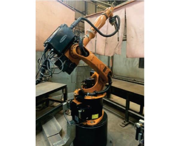 Foto de Cédula de Sondagem Robotizada de 3 Estações de Trabalho de Acionamento Pneumático e Periféricos da Marca Kuka Roboter,  Ano de fabricação: 2009,  Número de série: 861412, Modelo atuador robótico: KR16L6 – KUKA 