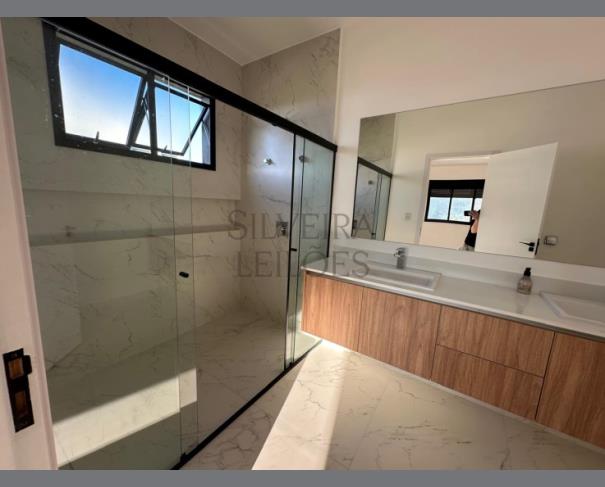 Foto de Casa residencial, nº 170, localizada na Rua Índico, no Loteamento Residencial l’Aqua Pompeia, no município de Socorro/SP, com 398,11m2 de área construída e terreno com área de 495,00m2