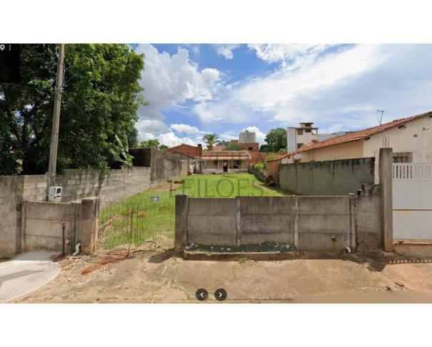 Foto de Lote nº 24, da Quadra 37, Parque Ortolândia, no município de Hortolândia/SP, com área de 400,00m2, existindo sob o terreno a construção de um prédio residencial, situado na Rua Rodrigo Carvalho, nº 334, com área de aproximadamente de 69,90m2. 