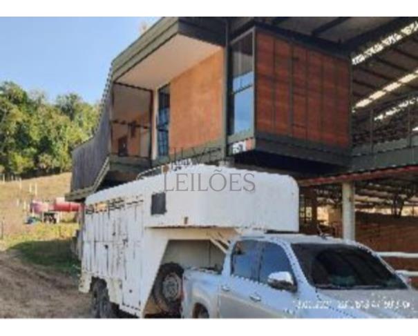 Foto de Um terreno fechado por cercas de arame com benfeitorias denominado Sitio/Haras Monte Alegre, com a área de 70,18 ha., ou vinte e nove (29) alqueires, mais ou menos, ou a área exata que se contiver, situado no Bairro dos Silvas ou Baltazar, Conchas/SP