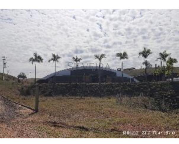 Foto de Um terreno fechado por cercas de arame com benfeitorias denominado Sitio/Haras Monte Alegre, com a área de 70,18 ha., ou vinte e nove (29) alqueires, mais ou menos, ou a área exata que se contiver, situado no Bairro dos Silvas ou Baltazar, Conchas/SP