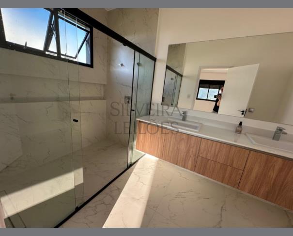 Foto de Casa residencial, nº 170, localizada na Rua Índico, no Loteamento Residencial l’Aqua Pompeia, no município de Socorro/SP, com 398,11m2 de área construída e terreno com área de 495,00m2