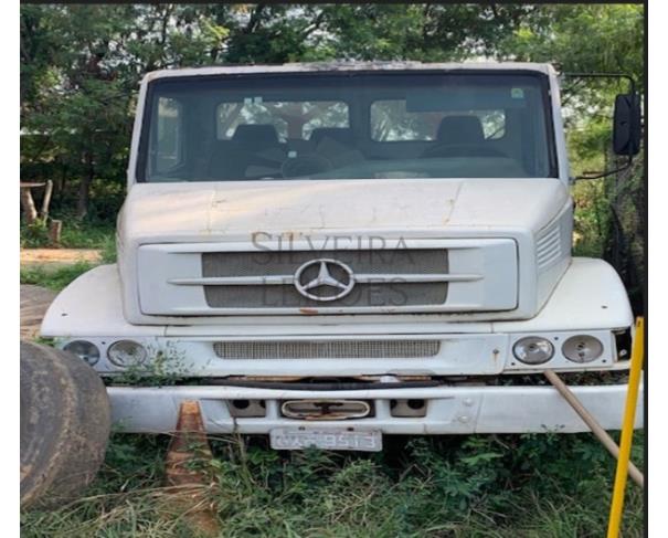 Foto de Lote 13 - UM CAMINHÃO - MERCEDES-BENZ - LA 1418
