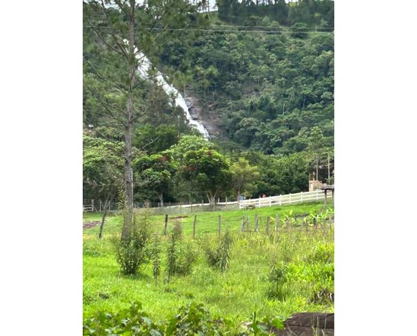 Foto de Sitio do Pau Grande, localizada no Bairro Cachoeira dos Pretos, composta pela Glebas A, B e C, com área total de 467,840 m² (19,4 alqueires), situada no município de Joanópolis/SP