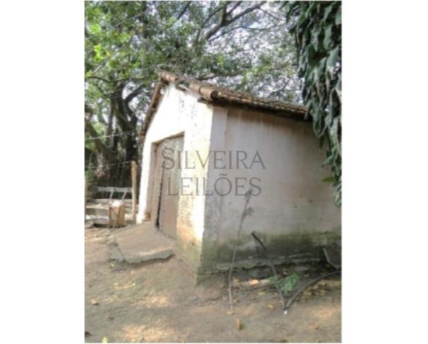 Foto de A) Área rural denominada Gleba 02, destacada da matricula nº 110.674, do Sitio Ponde Funda, no Município de Sumaré/SP, localizado na Estrada Municipal – Rua Quintino Bocaiuva/Cabo Hoffman/Avenida da Saudade, com área total de 37.095,40m2.  