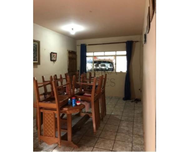 Foto de Prédio residencial sob nº 421, situado na Rua Antônio Carlos de Almeida, Conjunto Habitacional Orestes Borges de Oliveira, Santa Fé do Sul/SP, com 192,20m² de área construída, e seu respectivo terreno de forma irregular, com área total de 201,71m²