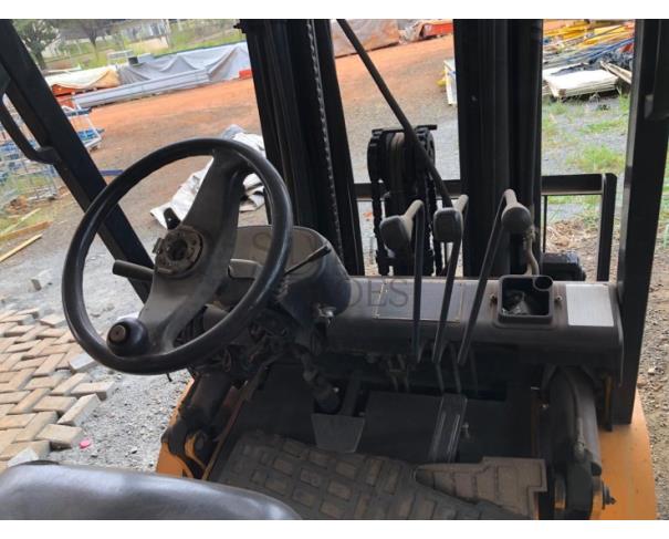 Foto de lote 06 - Empilhadeira elétrica 2,5 toneladas 