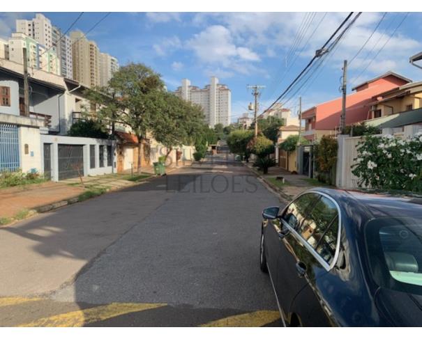 Foto de Prédio residencial, com 297,23m2 de área de construção, construído sob o lote nº 07, da quadra G, com área do terreno de 300,00m2, situado na Rua Rafael Saglioni, nº 70, Parque das Flores, no município de Campinas/SP