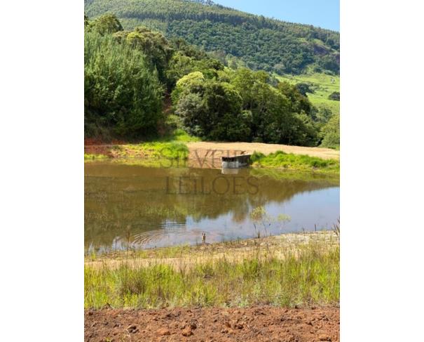 Foto de Sitio do Pau Grande, localizada no Bairro Cachoeira dos Pretos, composta pela Glebas A, B e C, com área total de 467,840 m² (19,4 alqueires), situada no município de Joanópolis/SP