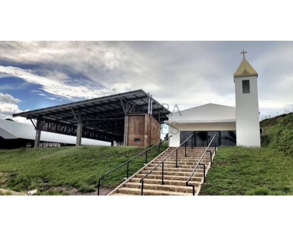 Foto de Um terreno fechado por cercas de arame com benfeitorias denominado Sitio/Haras Monte Alegre, com a área de 70,18 ha., ou vinte e nove (29) alqueires, mais ou menos, ou a área exata que se contiver, situado no Bairro dos Silvas ou Baltazar, Conchas/SP