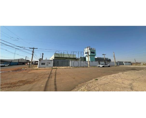 Foto de Prédio comercial/industrial, com aproximadamente 1.200m2 de construção, constituído sob o lote nº 01, da quadra 15, com área do terreno de 1.264m2, de frente para a Rua Zulmiro Trevisani, nº 923, Bairro Jardim São Judas Tadeu, Nova Veneza, Sumaré/SP