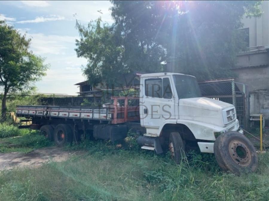 Foto de Lote 13 - UM CAMINHÃO - MERCEDES-BENZ - LA 1418