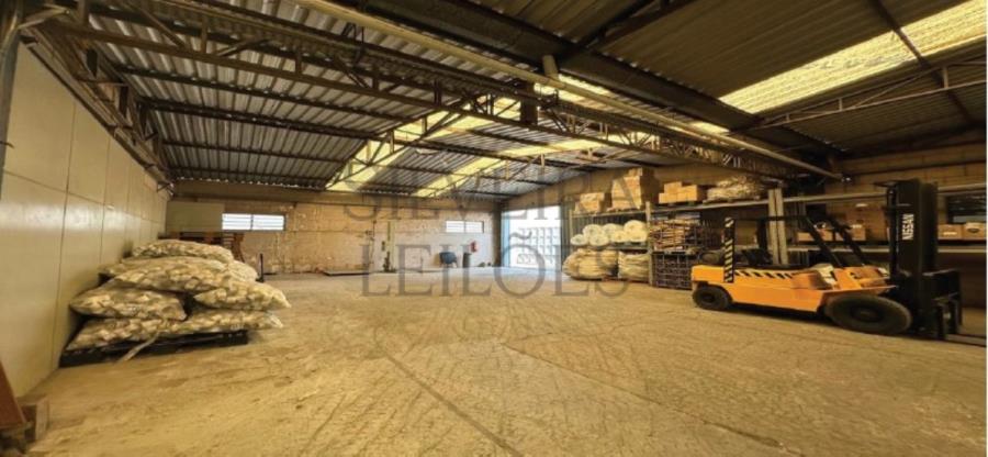 Prédio comercial/industrial, com aproximadamente 1.200m2 de construção, constituído sob o lote nº 01, da quadra 15, com área do terreno de 1.264m2, de frente para a Rua Zulmiro Trevisani, nº 923, Bairro Jardim São Judas Tadeu, Nova Veneza, , localizado em Sumaré - SP