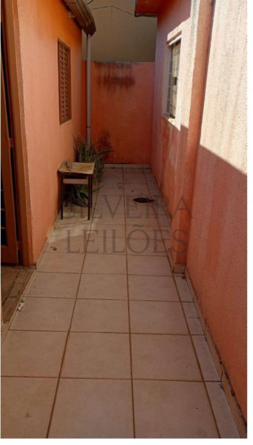 Lote de terreno nº 21, da Quadra A, Loteamento Jardim Santa Rosa, com área de 359,10m2, Nova Veneza, Sumaré/SP, existindo sob o terreno a construção de um prédio residencial na Rua Severino Pedro de Lima, nº 70, com área aproximadamente d, localizado em Sumaré - SP