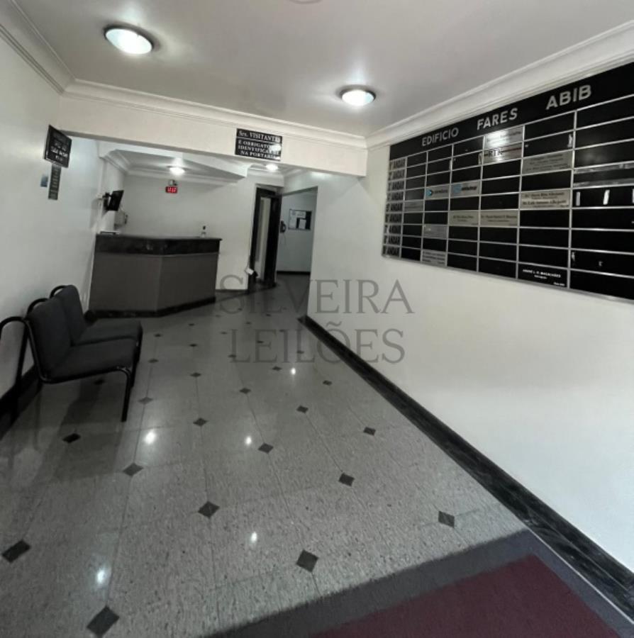 Conjunto comercial nº 202, localizado no 2ª andar do condomínio Edifício Faris Abib, situado na Rua José Paulino nº 416, com a seguintes áreas útil de 43,40m2, comum de 8,7617m2, total de 52,1617m2 e vaga de garagem nº 23 Leilão Extrajudici, localizado em Campinas - SP, bairro Centro