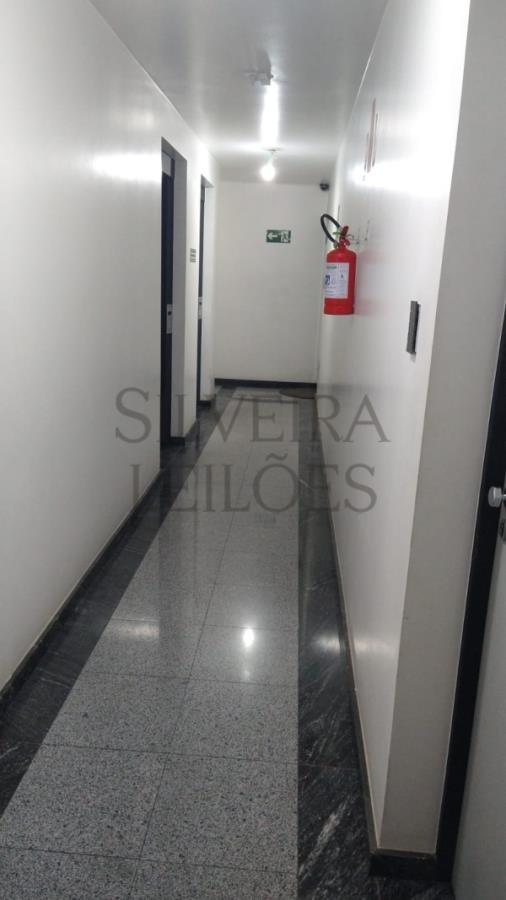 Conjunto comercial nº 202, localizado no 2ª andar do condomínio Edifício Faris Abib, situado na Rua José Paulino nº 416, com a seguintes áreas útil de 43,40m2, comum de 8,7617m2, total de 52,1617m2 e vaga de garagem nº 23 Leilão Extrajudici, localizado em Campinas - SP, bairro Centro