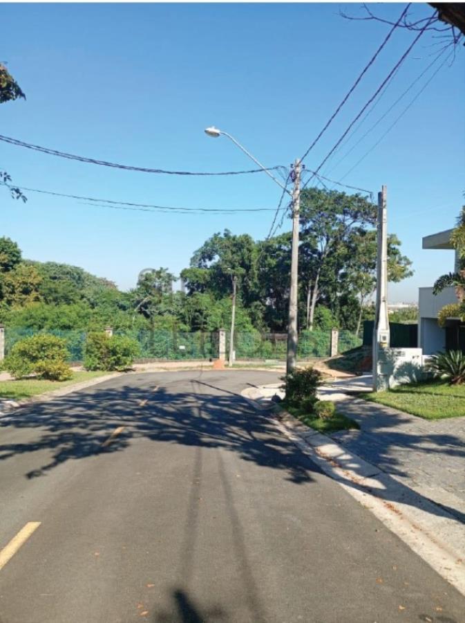 Direitos sobre o terreno designado por lote 15, da Quadra X-6, do Residencial Friboug, do Loteamento Residencial Swiss Park, Campinas/SP com área de 360,00m2. Leilão Judicial - Lote Swiss Park - Fribourg - Campinas/SP, localizado em Campinas - SP, bairro Swiss Park
