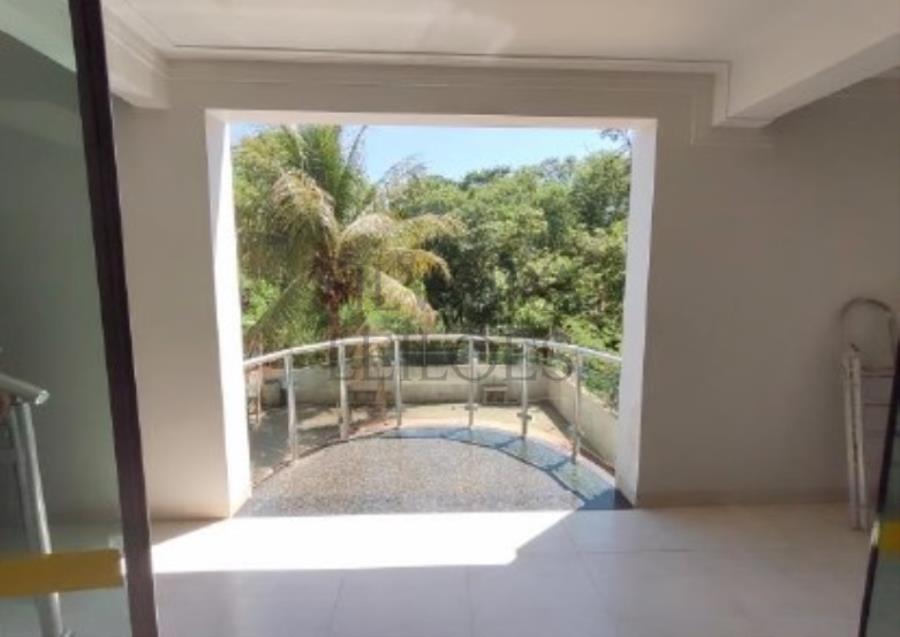 Terreno localizado na Rua Marcilio Lourenço da Rosa, Maracaí/SP, consistente do lote nº 06, da quadra nº 71, setor nº 05, zona nº 01, com área superficial de 389,50m2, existindo uma construção não averbada e regularizada na matricula imobil, localizado em Maracaí - SP